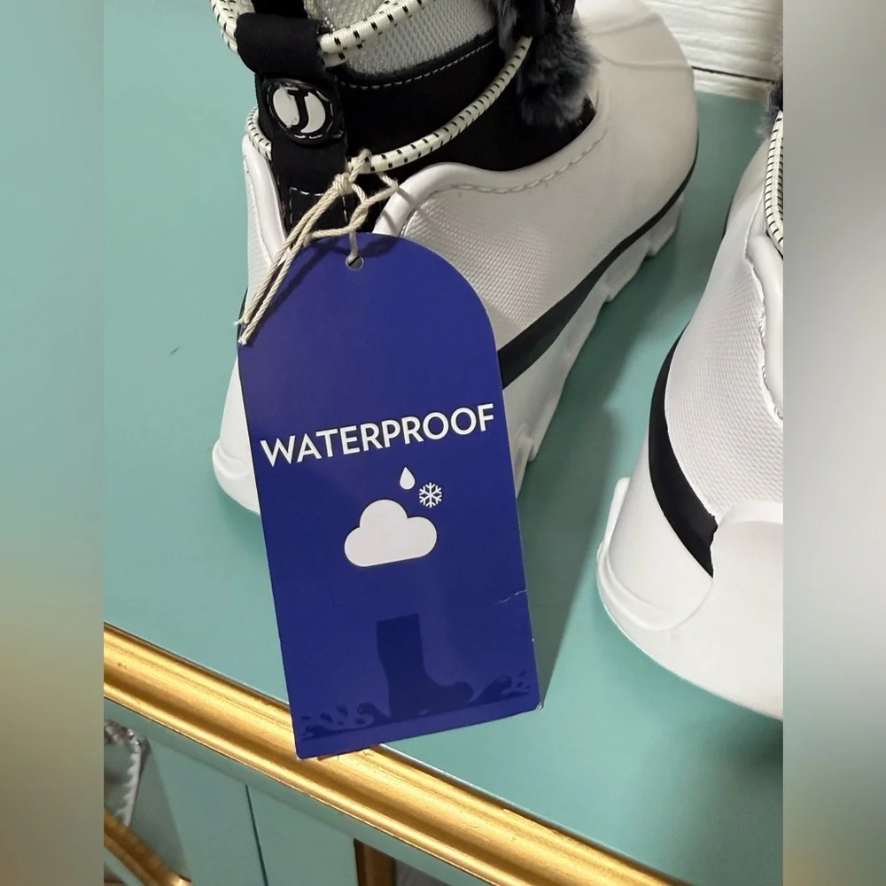 NEW, Never Worn, Jambu
Women's Fuji Water Resistant Boots size 7 - Picture 5 of 5